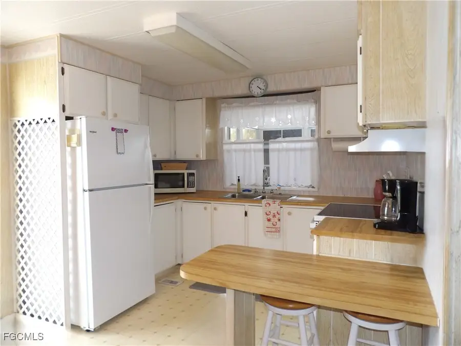 239 Shrub Lane N, North Fort Myers, FL 33917 - Image #2