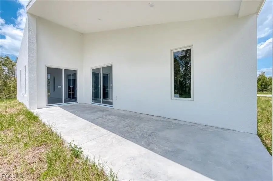 5302 Anita Avenue N, Lehigh Acres, FL 33971 - Image #2