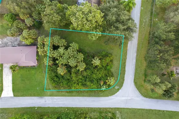 872 Geneva Street, Lehigh Acres, FL 33974