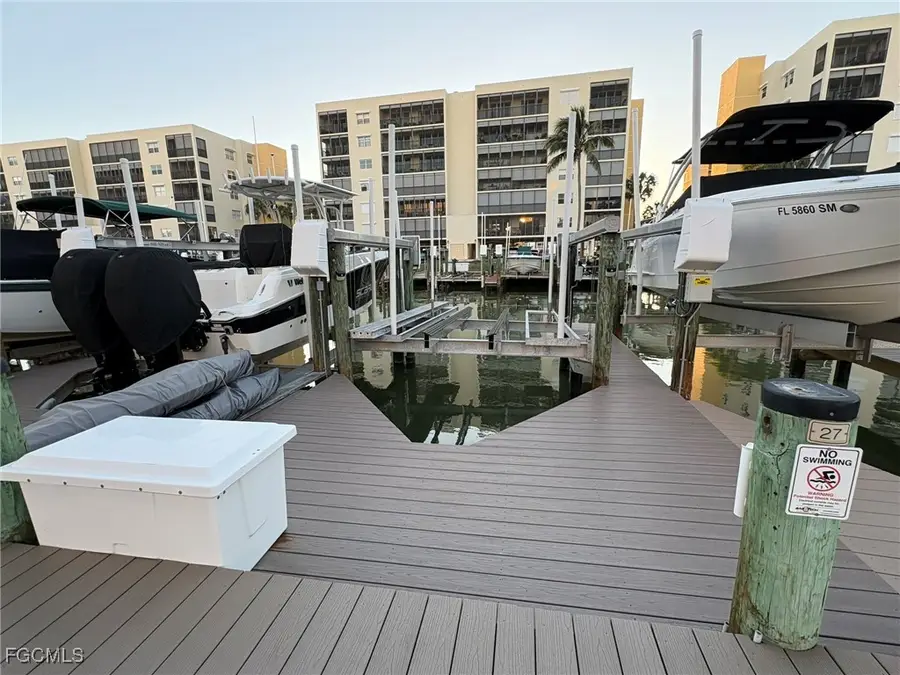 Dock 27 4351 Bay Beach Ln, Fort Myers Beach, FL 33931-5955 - Image #2