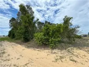 85 Milwaukee Boulevard, Lehigh Acres, FL 33974