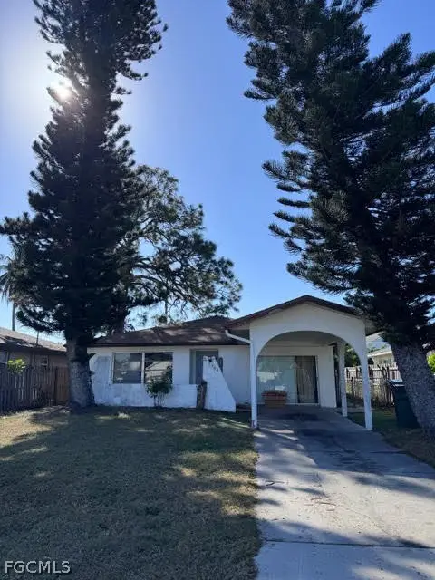 764 108th Avenue N, Naples, FL 34108