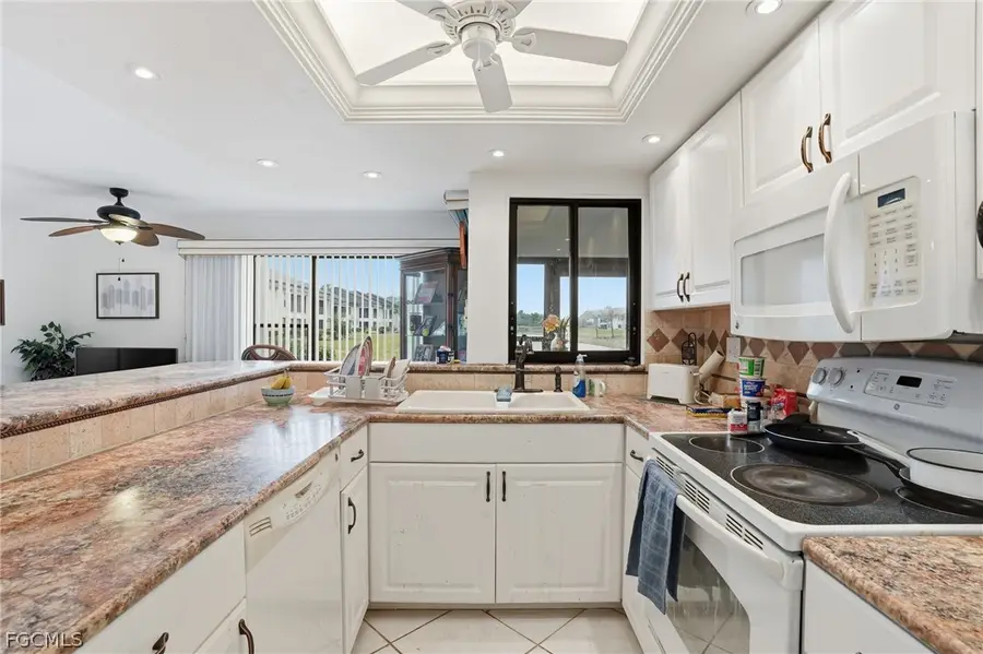 5810 Trailwinds Drive #912, Fort Myers, FL 33907 - Image #2