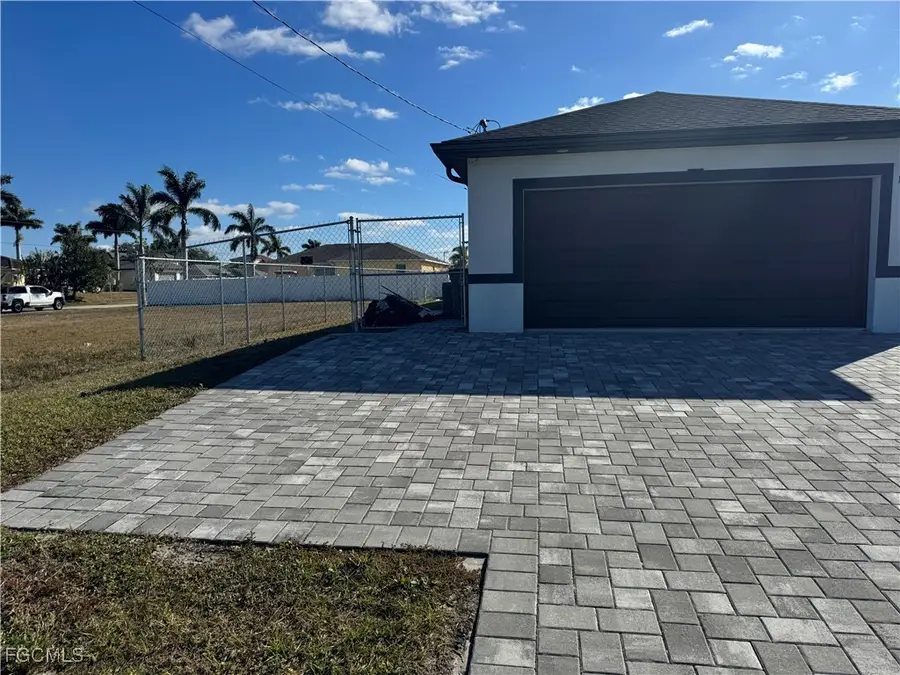 1004 Diplomat Parkway W, Cape Coral, FL 33993 - Image #2
