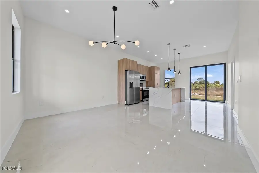 927 Norfolk Avenue S, Lehigh Acres, FL 33974 - Image #2