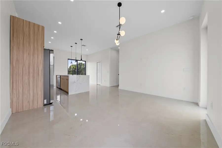 927 Norfolk Avenue S, Lehigh Acres, FL 33974 - Image #3