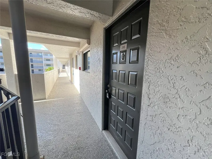 2121 Collier Avenue E #316, Fort Myers, FL 33901 - Image #2