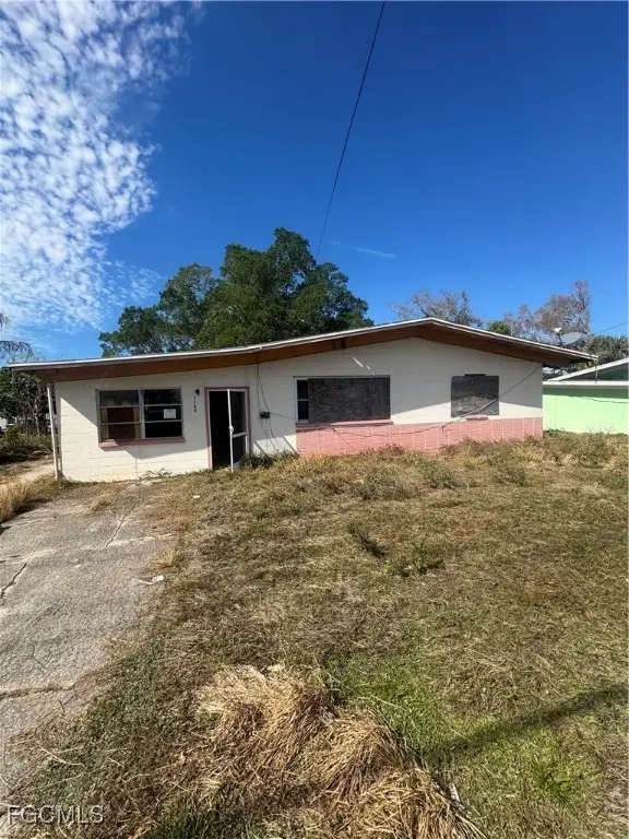 1152 Marsh Avenue, Fort Myers, FL 33905