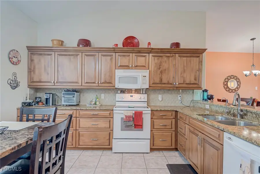 901 NW 3rd Place, Cape Coral, FL 33993 - #3