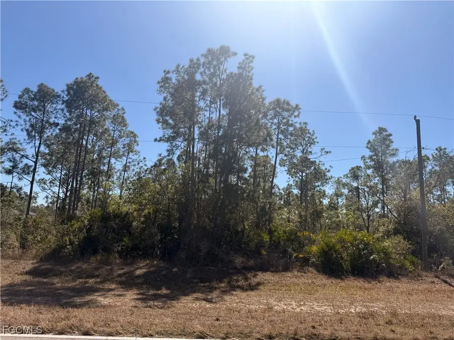 325/327 Greenbriar Boulevard, Lehigh Acres, FL 33972 - Image #3