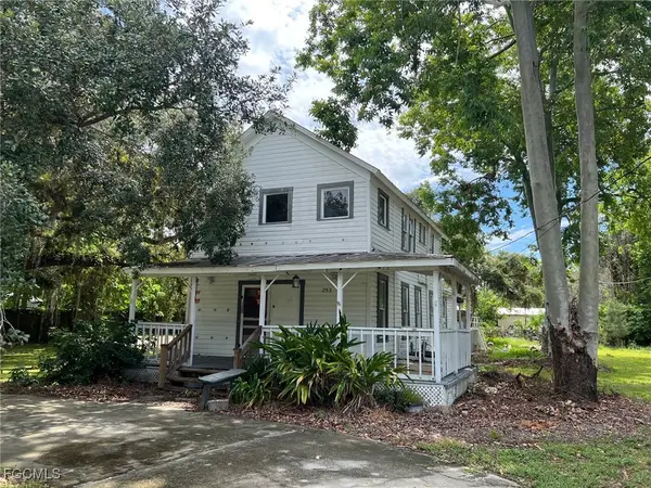 253 S Cypress Street, Labelle, FL 33935