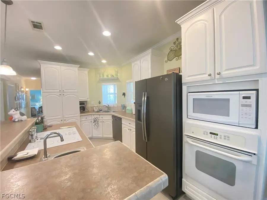 5517 Salem Lane, North Fort Myers, FL 33917 - Image #2