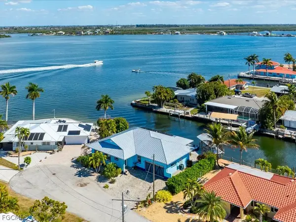 2743 Janet Street, Matlacha, FL 33993