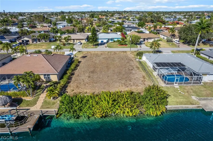 322 SE 33rd Street, Cape Coral, FL 33904 - #2