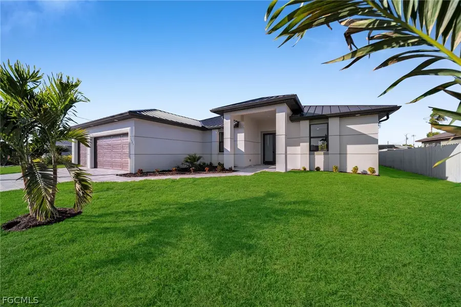 1425 NE 2nd Street, Cape Coral, FL 33909 - #2