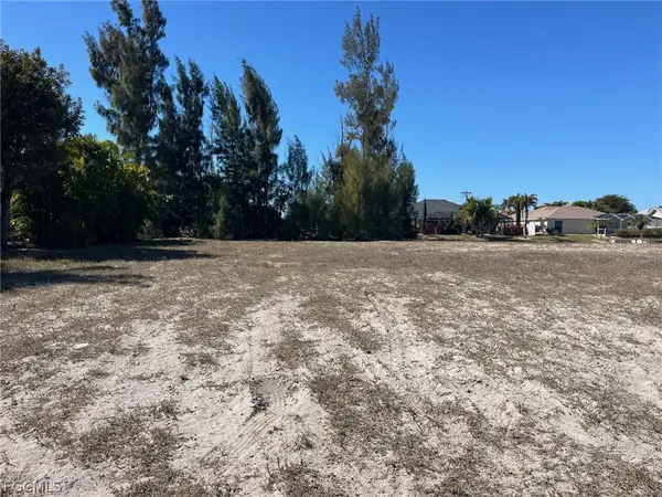 3748 SW 11th Place, Cape Coral, FL 33914