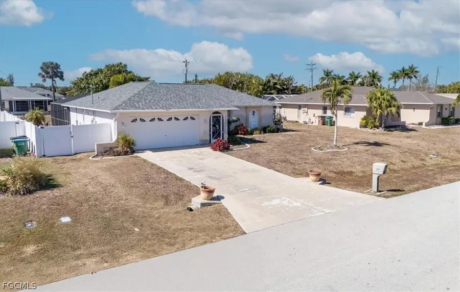 2206 SE 8th Place, Cape Coral, FL 33990 - #2