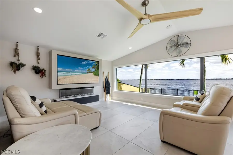 3907 SE 21st Place, Cape Coral, FL 33904 - #2