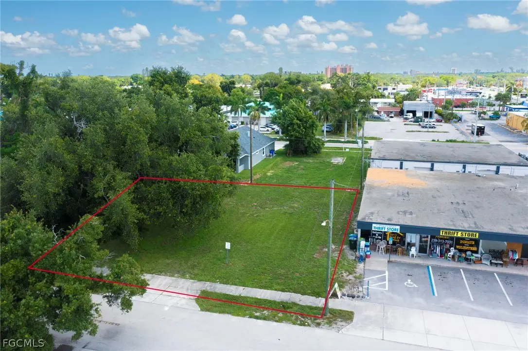 1925 Suwanee Avenue, Fort Myers, FL 33901 - Image #1