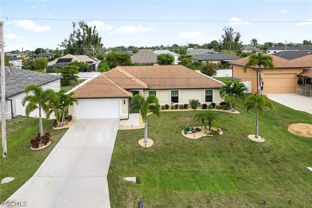 423 NW 7th Place, Cape Coral, FL 33993 - Image #1