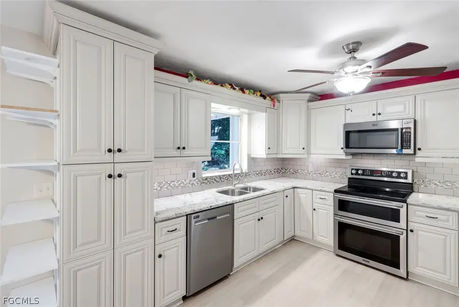 8760 Dartmouth Street, Fort Myers, FL 33907 - #3