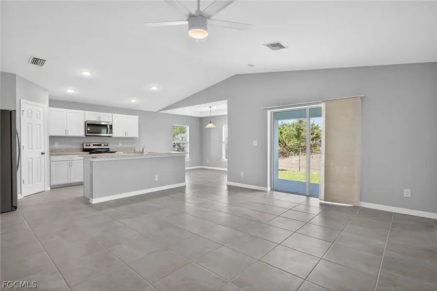 2925 NE 4th Place, Cape Coral, FL 33909 - #3