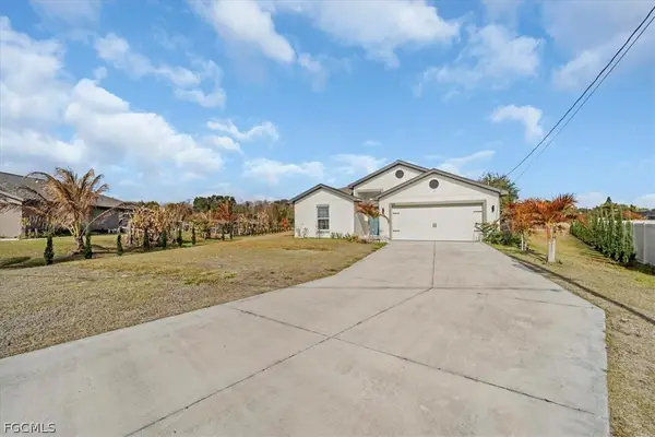 828 Youngreen Drive, Fort Myers, FL 33913