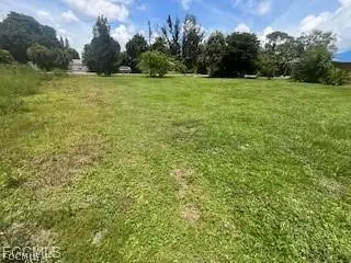 435 Monterey Street, North Fort Myers, FL 33903 - #3