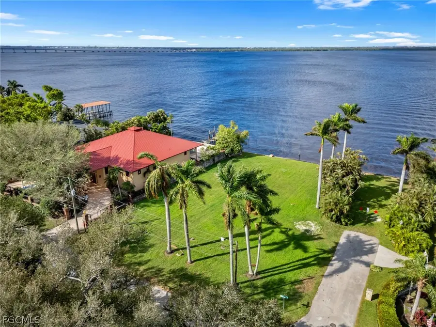 3508 Stuart Court, Fort Myers, FL 33901 - #3