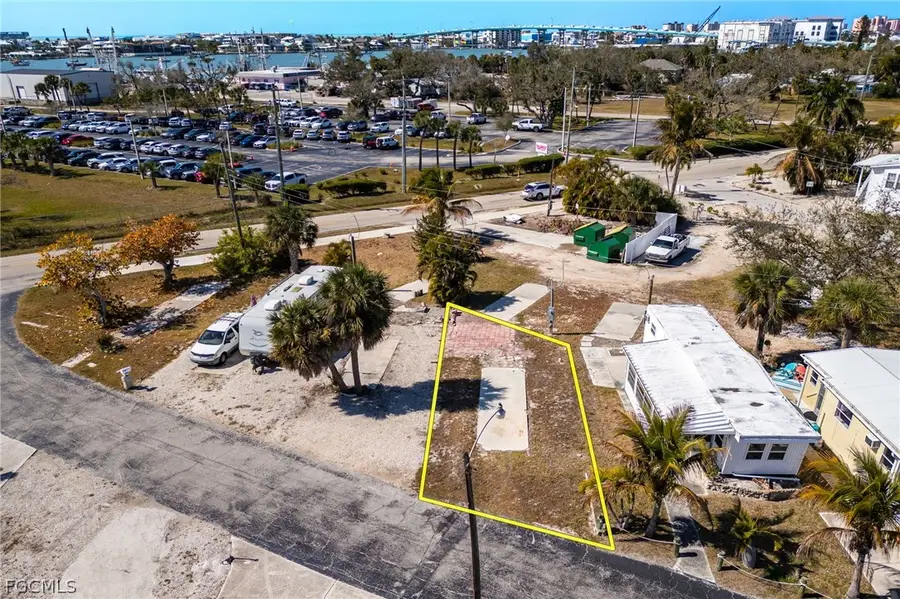 4 Helen Lane, Fort Myers Beach, FL 33931 - #2