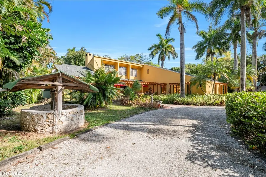 184 W Mariana Avenue, North Fort Myers, FL 33903 - #2