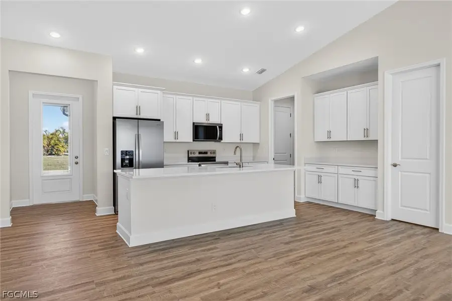 618 SW 30th Terrace, Cape Coral, FL 33914 - #2