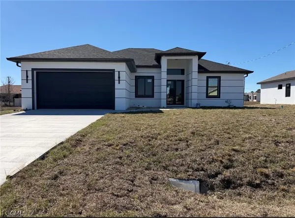 4105 10th Street W, Lehigh Acres, FL 33971