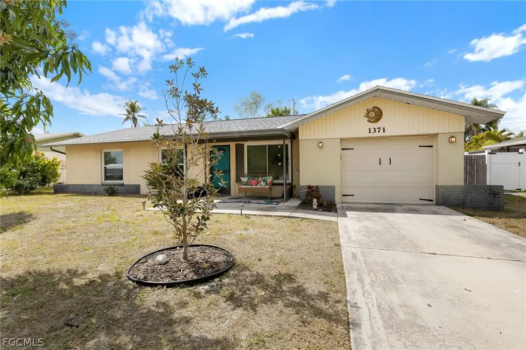 1371 Torreya Circle, North Fort Myers, FL 33917 - #1
