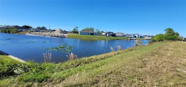 542 NE 5th Place, Cape Coral, FL 33909