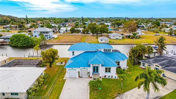 2107 Saint Croix Avenue, Fort Myers, FL 33905