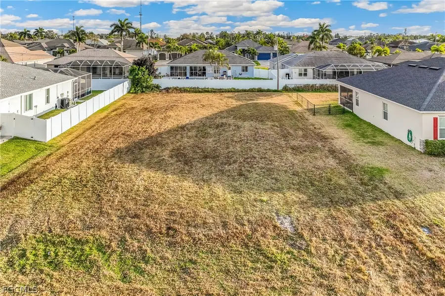 2110 SW 30th Street, Cape Coral, FL 33914 - #2