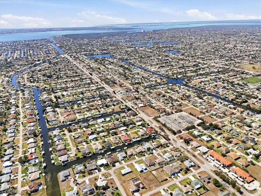 105 SE 40th Terrace, Cape Coral, FL 33904 - #2