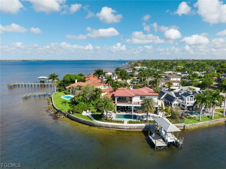 911 Aqua Lane, Fort Myers, FL 33919 - #2