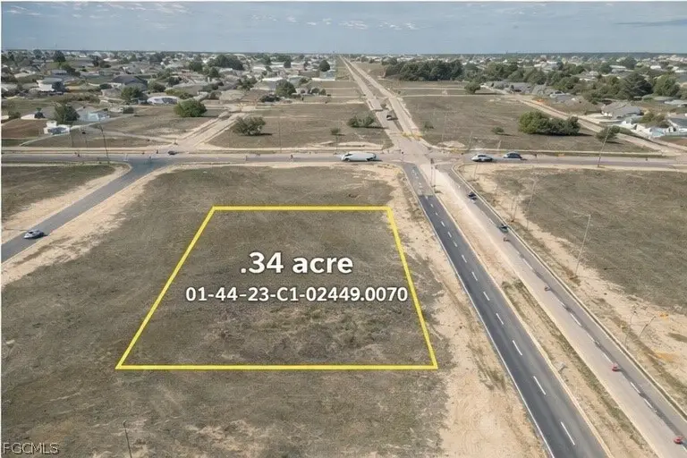 16 Diplomat Parkway E, Cape Coral, FL 33909 - #3