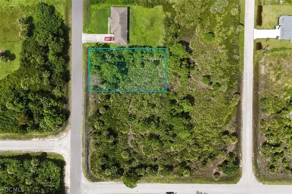3204 51st Street W, Lehigh Acres, FL 33971