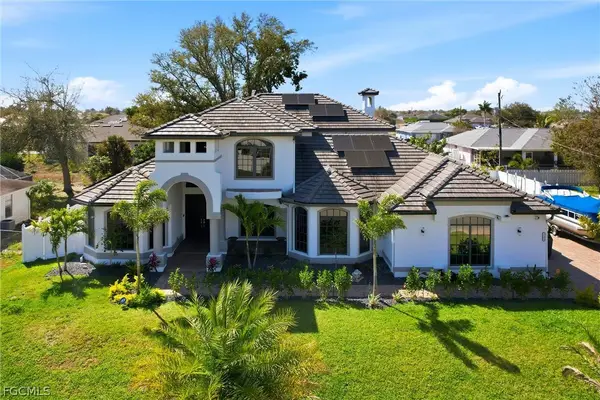 2104 NE 9th Place, Cape Coral, FL 33909