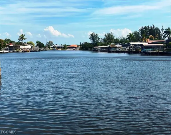 3424 SW 7th Terrace, Cape Coral, FL 33991