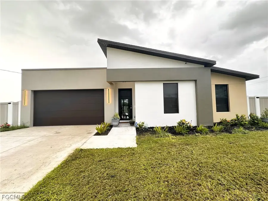 1613 N Gator Circle, Cape Coral, FL 33909 - #2