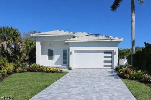 769 95th Avenue N, Naples, FL 34108