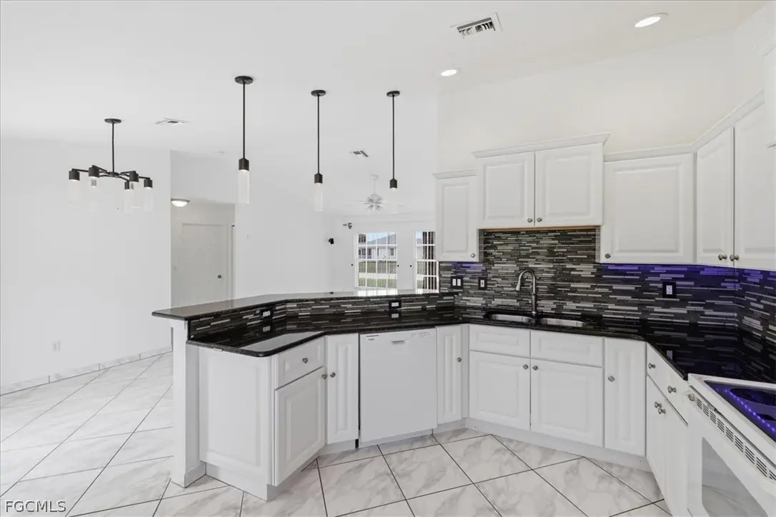 827 SW 29th Terrace, Cape Coral, FL 33914 - #1