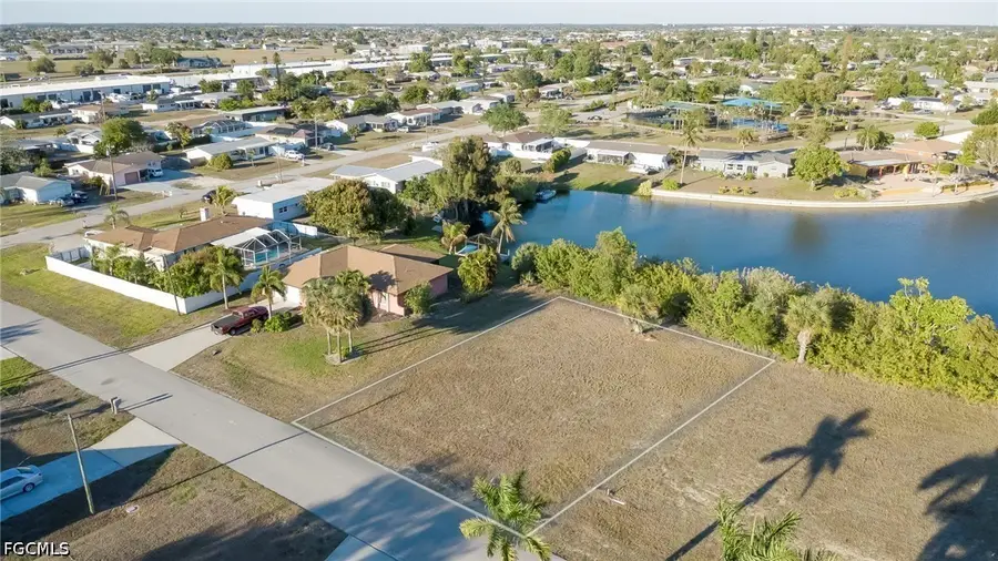 229 NE 10th Place, Cape Coral, FL 33909 - #3