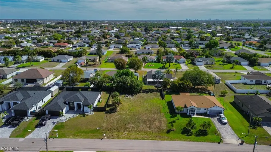 617 SW 11th Place, Cape Coral, FL 33991 - #2