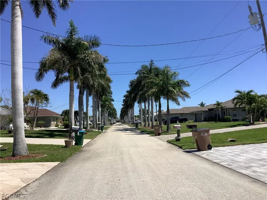 2307 SW 44th Street, Cape Coral, FL 33914 - #2