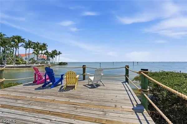 2230 Palm Avenue, St James City, FL 33956